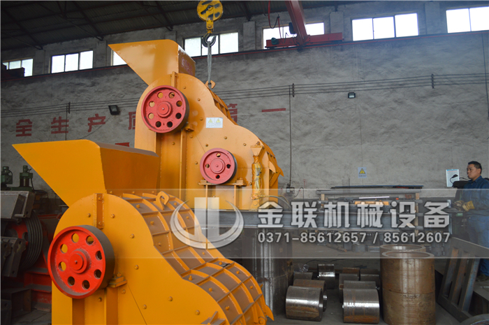 大型煤炭粉碎機(jī)的產(chǎn)量是多少，是怎么來(lái)粉碎煤炭的？