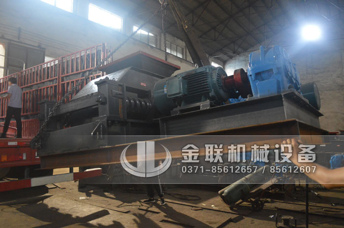 大、中、小型對輥制沙機(jī)的參數(shù)分別是多少？