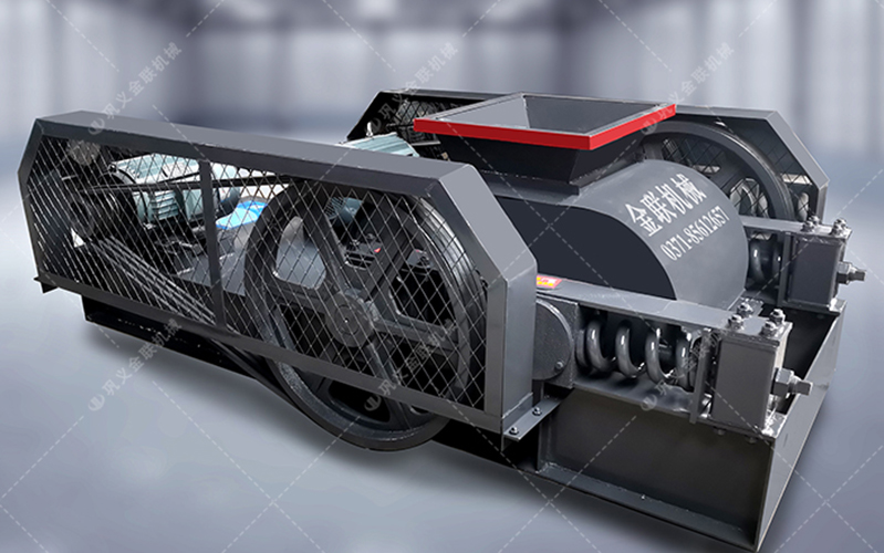 狼牙式雙齒輥破碎機(jī)出料粒度好，產(chǎn)量大