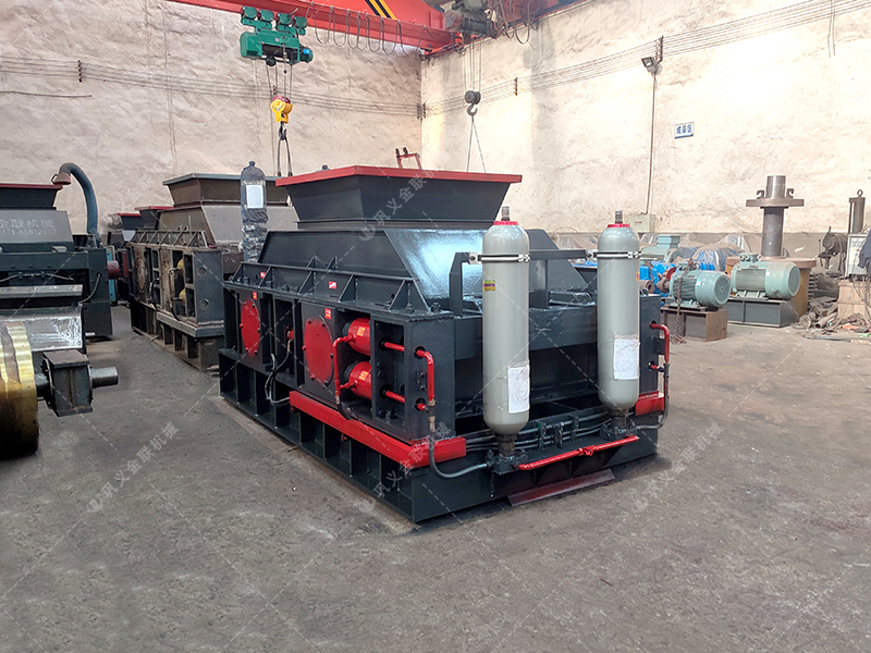 2PGY1007型全自動液壓對輥破碎機發(fā)往河北