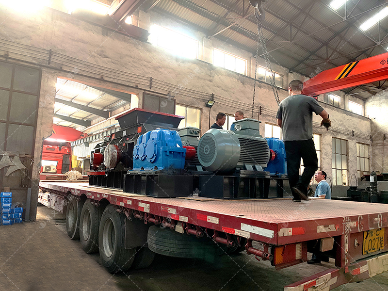 2PGY1007型全自動液壓對輥破碎機發(fā)往河北