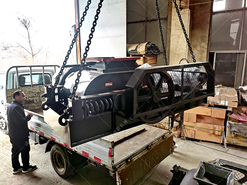 直徑400-600mm的對(duì)輥制砂機(jī)多少錢一臺(tái)，哪家性價(jià)比高？