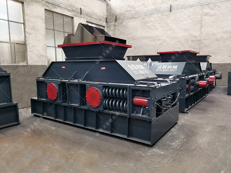 2PGY1007中大型全自動液壓對輥制砂機(jī)發(fā)往河北 2PGY1007中大型全自動液壓對輥制砂機(jī)發(fā)往河北