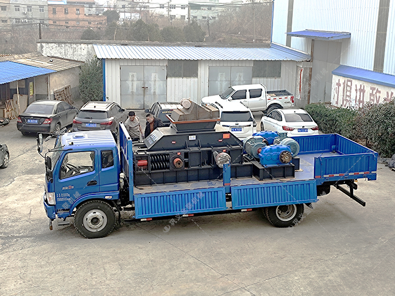 2PG1208大型對輥破碎機發(fā)貨 破碎瓜子石