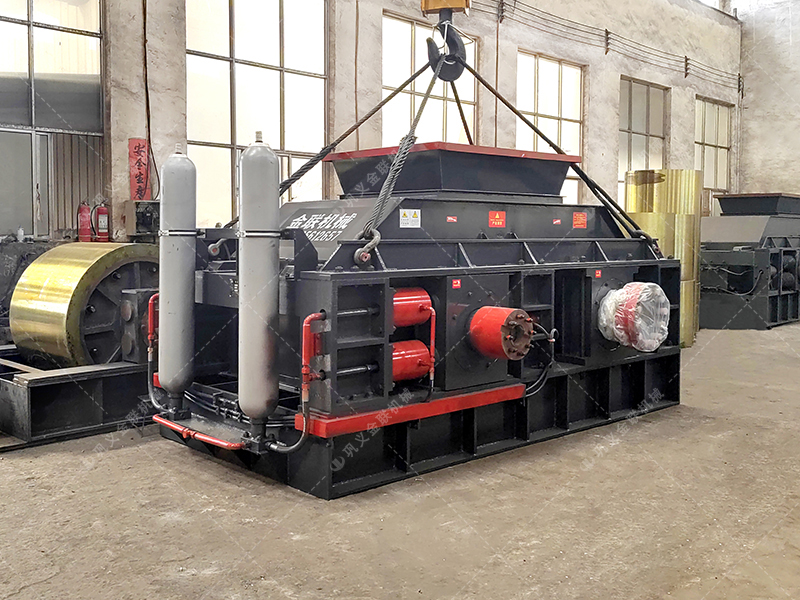 2PG1500x800大型直連式液壓對輥破碎制砂機(jī)發(fā)貨圖片