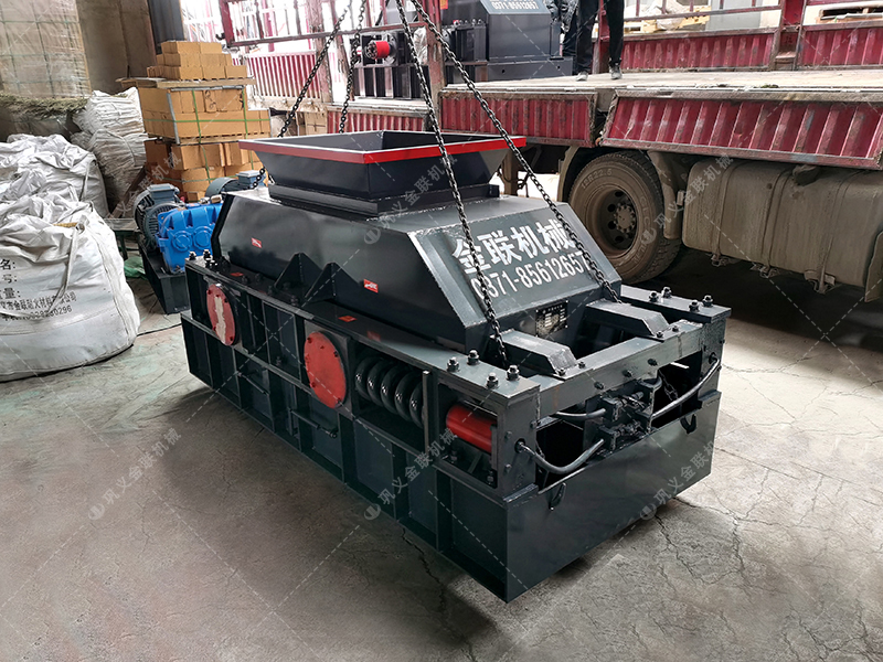 2PG800x600中型對輥制砂機發(fā)貨圖片 發(fā)往山西 2PG800x600中型對輥制砂機發(fā)貨圖片 發(fā)往山西