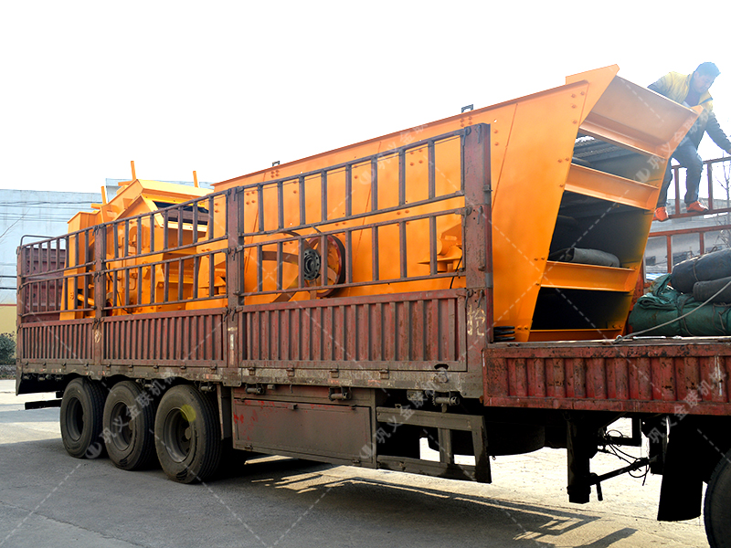 石料生產(chǎn)線設(shè)備發(fā)往重慶_1214反擊式破碎機(jī)_1548圓振動(dòng)篩 石料生產(chǎn)線設(shè)備發(fā)往重慶_1214反擊式破碎機(jī)_1548圓振動(dòng)篩