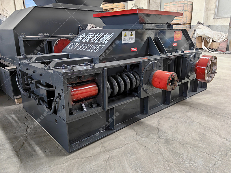 2PG800X600中型對輥破碎機發(fā)貨圖片_發(fā)往四川瀘州_破碎瓜子石