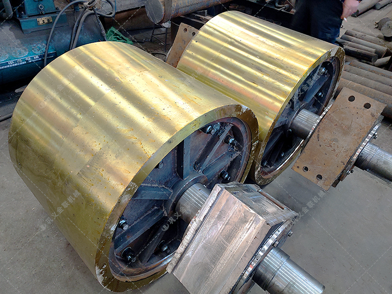 砂廠更換設備用對輥破碎機多少錢一臺？